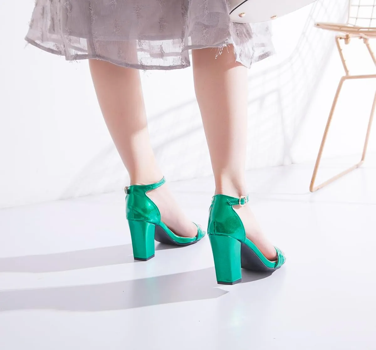 Women's JS45 Light Weight Peep Toe Block Patent-Leather Mid Block Heeled Sandals